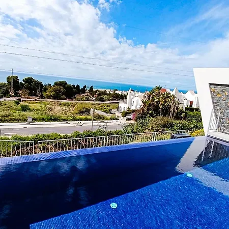 빌라 A2403 Brand New South Facing With Infinity Pool